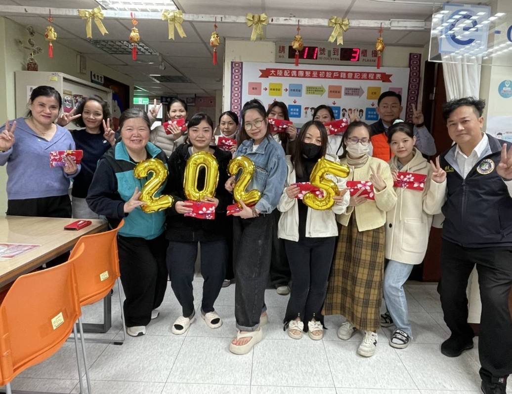 圖一新住民體驗過新年，學習到臺灣獨特的客家文化之後，以喜悅的心情迎接2025農曆新年。