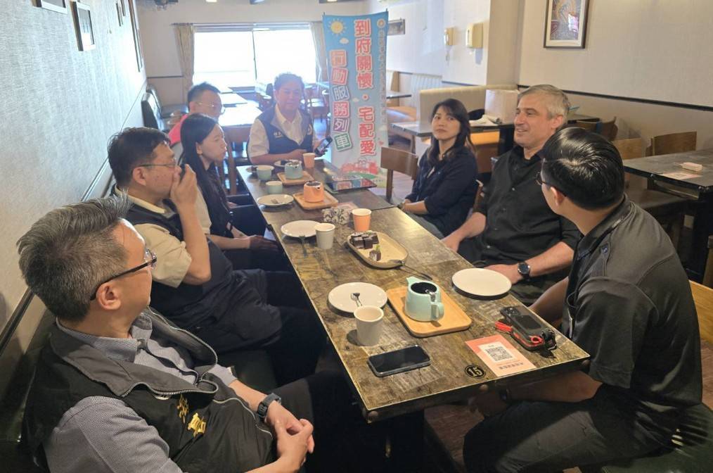 圖四114年6月11日「到府服務宅配愛聯合訪視活動」由移民署、大陸委員會及財團法人海峽交流基金會組成聯合訪視團隊走訪新住民家庭