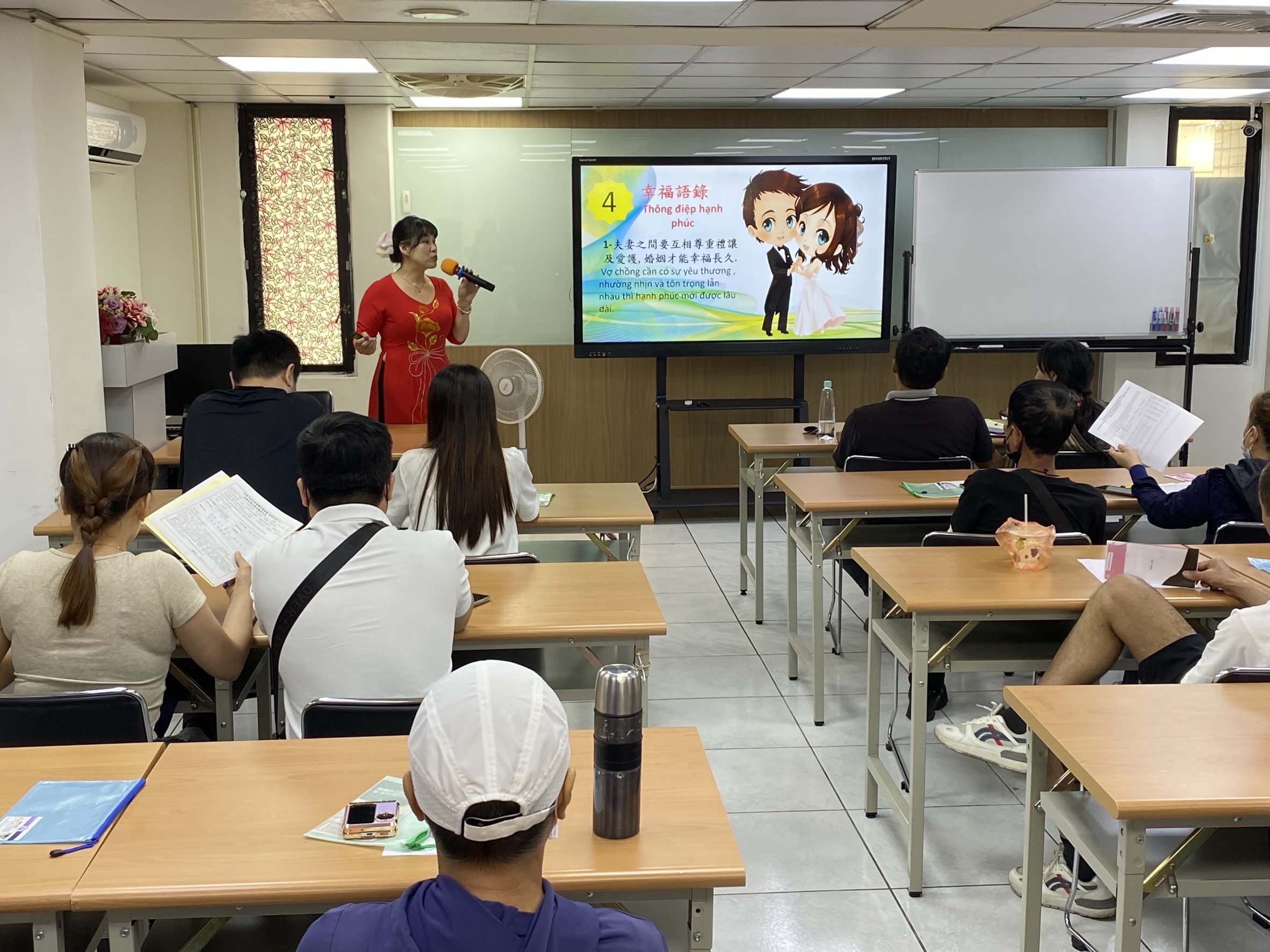 「越南吹畫」傳情意 移民署家庭手作搭起多元文化橋梁