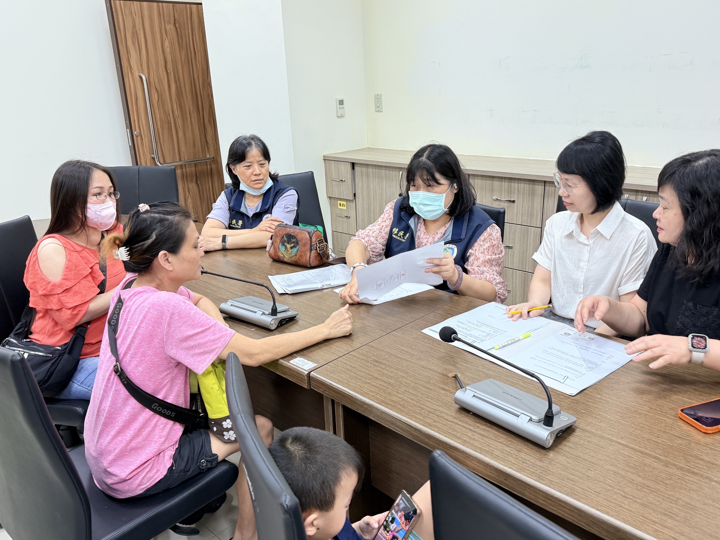 基隆站利用行動列車結合戶政事務所共同關懷新住民