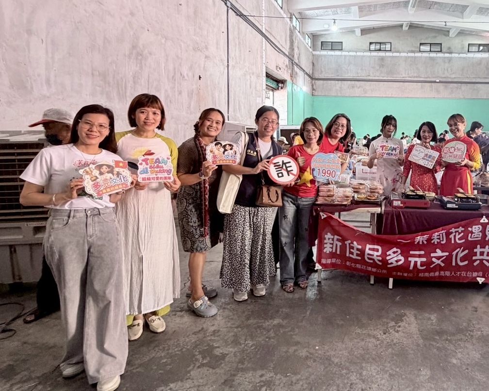 移民署在活動現場進行反詐騙、非洲豬瘟防疫等政令宣導。