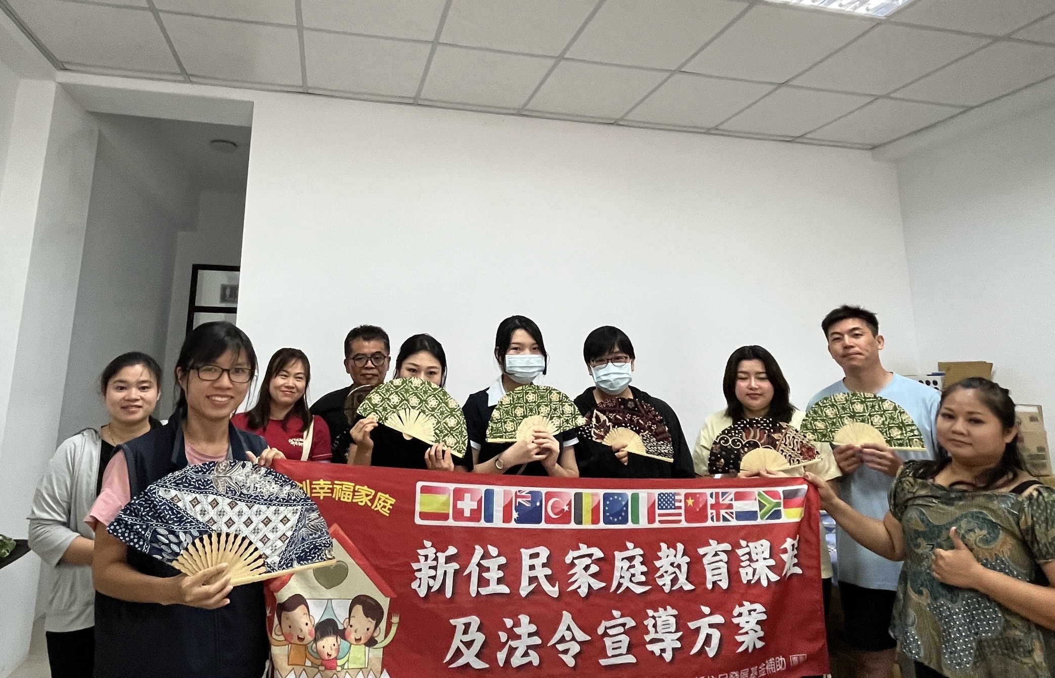 移民署邀國歌領唱林采妮 解密印尼國慶體驗蠟染工藝