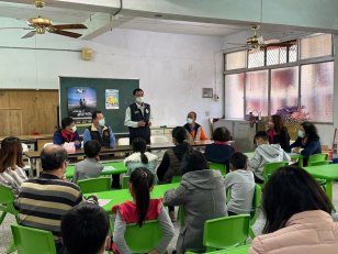 1120223-移民署深入信義山區辦課-加強宣導自行到案照片